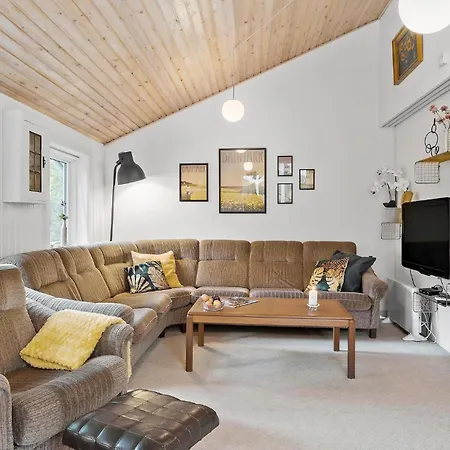 Holiday home Amazing In With Kitchen